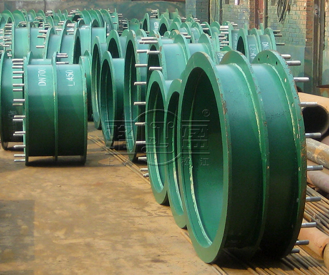 偏心<a href=http://www.yishuti.com.cn target=_blank class=infotextkey>異徑橡膠接頭</a>實景圖